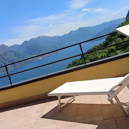 Apartmán Le Terrazze - Drei-zimmer-wohnung Mit Terrasse By Interhome